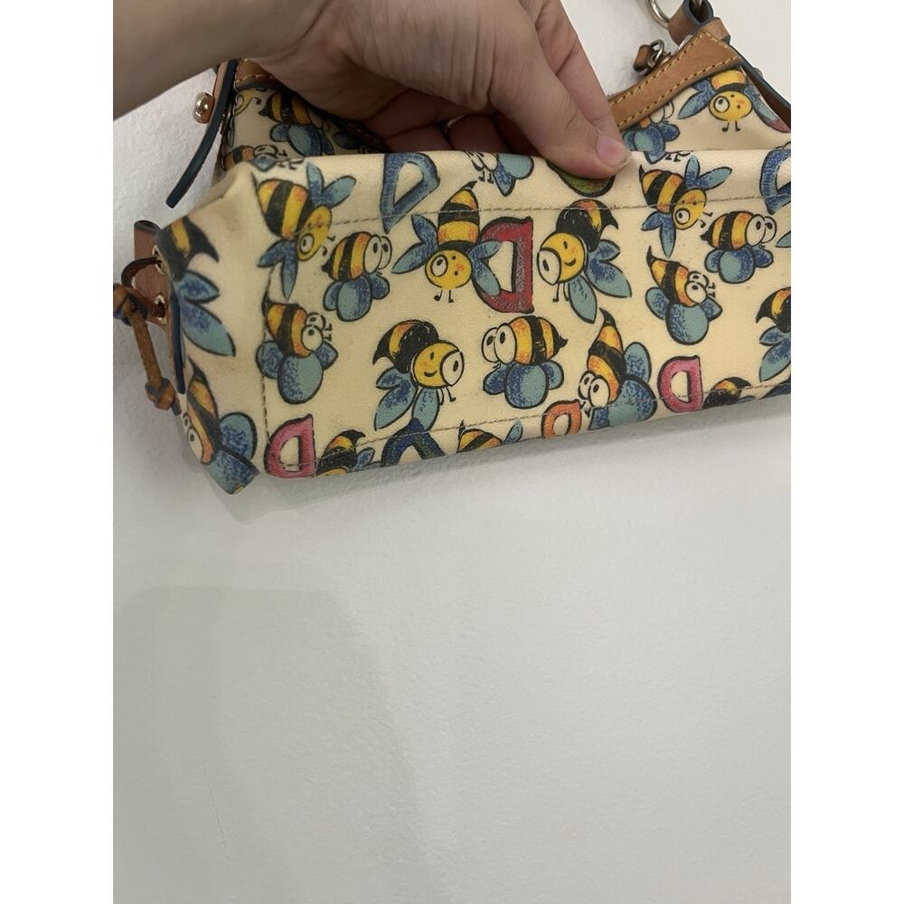 RARE VTG Y2K Dooney & Bourke Bumble Bee Print Shoulder Bag Leather canvas - Picture 10 of 13